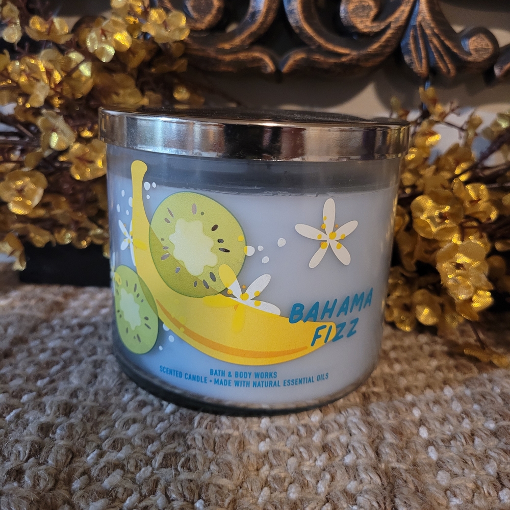 Bath & Body Works Bahama Fizz Scented Candle